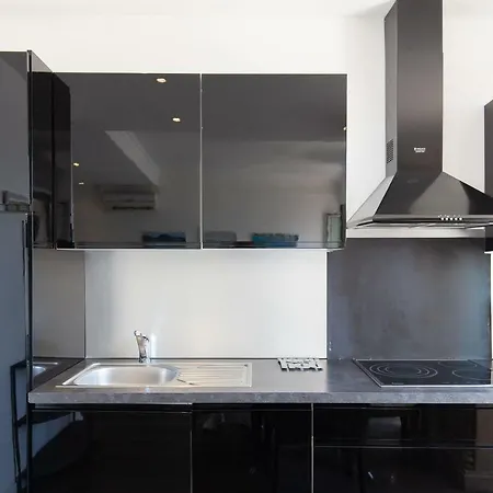 Le Port Yourhosthelper Apartment