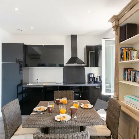 Apartment Le Port Yourhosthelper